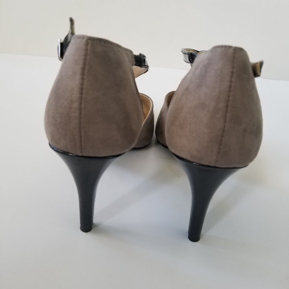 Cato Vintage Gray Taupe and Black Suede and Patent Leather T-Strap size 8 - Picture 9 of 9